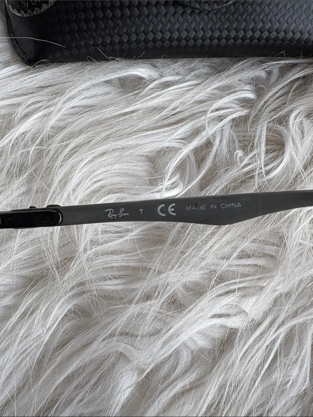 Ray-Ban Aviators Carbon Fiber RB8313